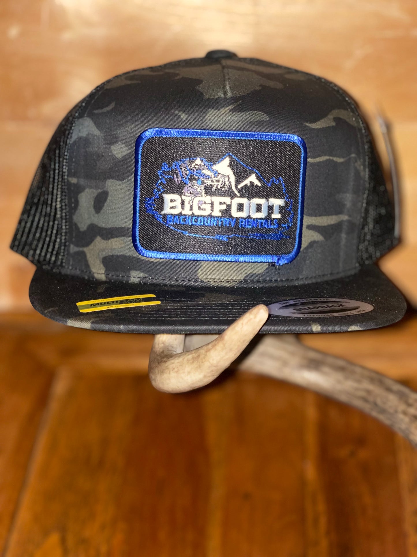 Black camo flat brim hat